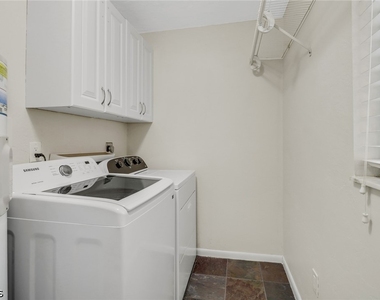 7115 Lakeridge Court - Photo Thumbnail 25