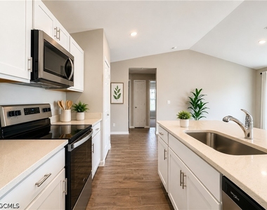 2728 Ne 5th Place - Photo Thumbnail 10