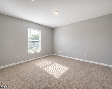 2728 Ne 5th Place - Photo Thumbnail 12