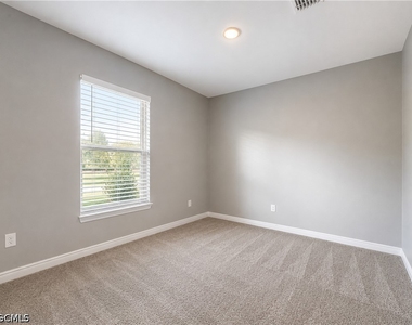 2728 Ne 5th Place - Photo Thumbnail 18