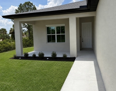 3607 62nd Street W - Photo Thumbnail 2