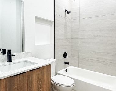 1148 Craft Street E - Photo Thumbnail 6