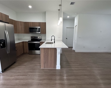 1148 Craft Street E - Photo Thumbnail 9