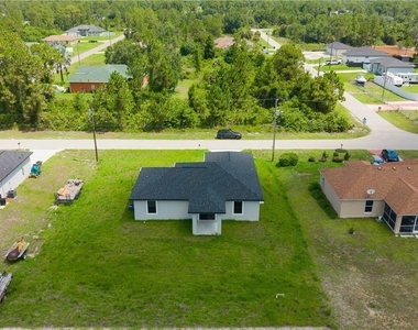 1148 Craft Street E - Photo Thumbnail 4