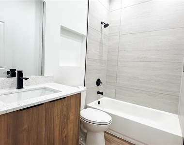 1148 Craft Street E - Photo Thumbnail 7