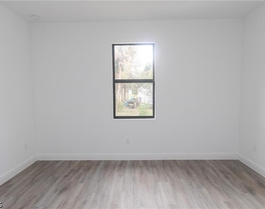 1476 Rugby Lane - Photo Thumbnail 16