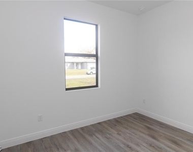 1476 Rugby Lane - Photo Thumbnail 24
