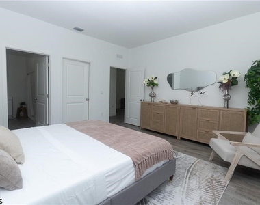 1476 Rugby Lane - Photo Thumbnail 13