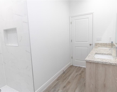 1476 Rugby Lane - Photo Thumbnail 20