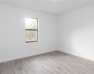 1476 Rugby Lane - Photo Thumbnail 14