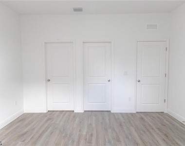 1476 Rugby Lane - Photo Thumbnail 15