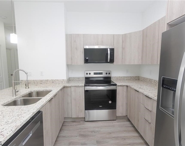 1476 Rugby Lane - Photo Thumbnail 6