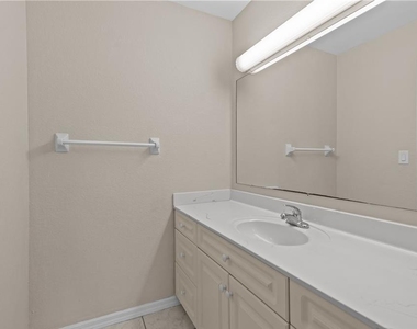 7105 Quail Run Court W - Photo Thumbnail 17
