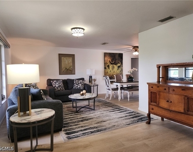 1822 Se 11th Terrace - Photo Thumbnail 3