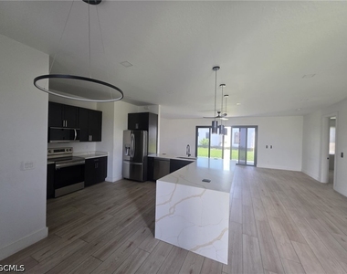 1220 Chiquita Boulevard N - Photo Thumbnail 4