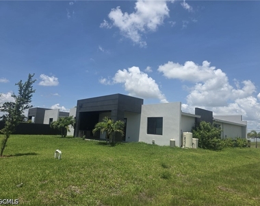 1220 Chiquita Boulevard N - Photo Thumbnail 17