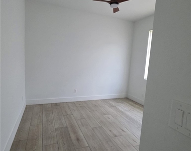 1220 Chiquita Boulevard N - Photo Thumbnail 8