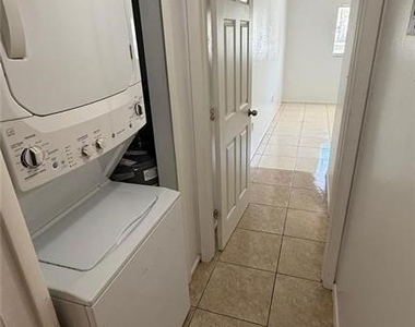 2680 Park Windsor Drive - Photo Thumbnail 7
