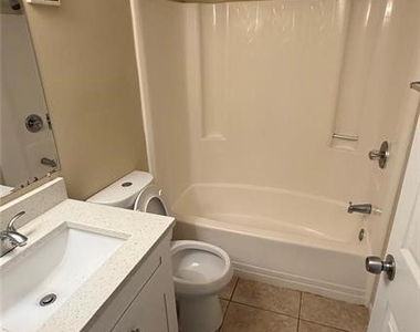2680 Park Windsor Drive - Photo Thumbnail 6