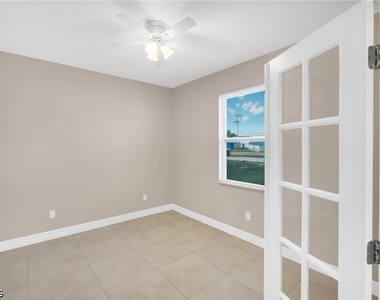 1133 Sw Trafalgar Parkway - Photo Thumbnail 6