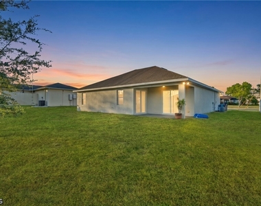 1133 Sw Trafalgar Parkway - Photo Thumbnail 13