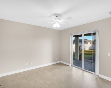 1133 Sw Trafalgar Parkway - Photo Thumbnail 7