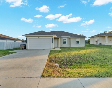 1133 Sw Trafalgar Parkway - Photo Thumbnail 1