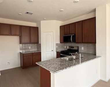 4897 Vida Vista Drive - Photo Thumbnail 8