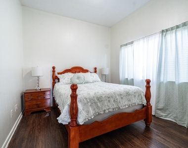 10306 Gerlach Street - Photo Thumbnail 3
