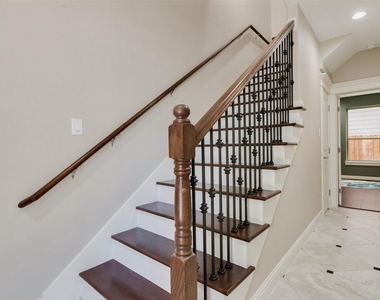 1244 W 26th Street - Photo Thumbnail 5