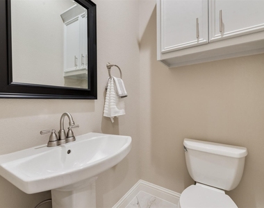 1244 W 26th Street - Photo Thumbnail 49