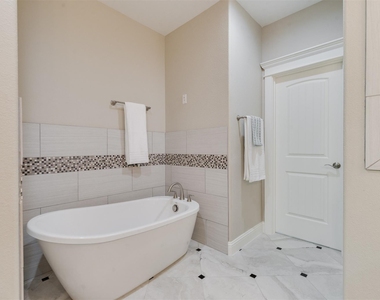 1244 W 26th Street - Photo Thumbnail 41