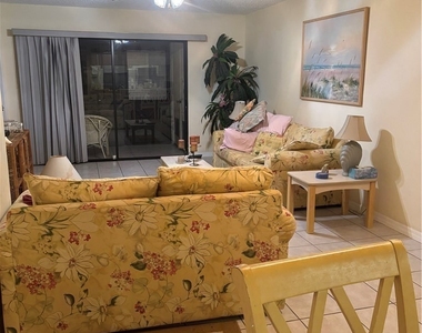 9285 Lake Park Drive - Photo Thumbnail 14
