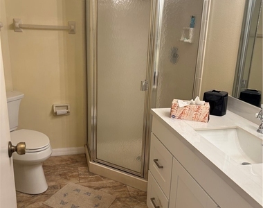 9285 Lake Park Drive - Photo Thumbnail 17