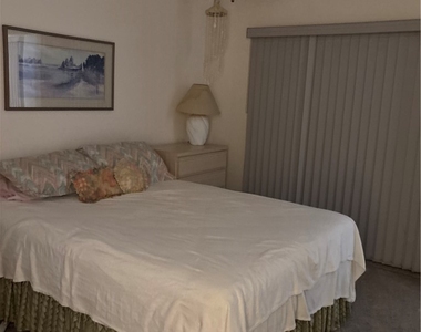 9285 Lake Park Drive - Photo Thumbnail 10