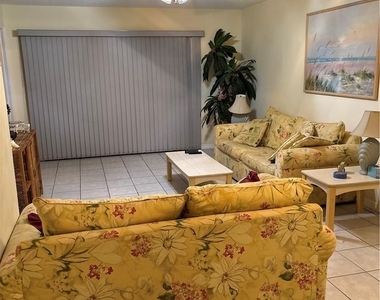 9285 Lake Park Drive - Photo Thumbnail 1