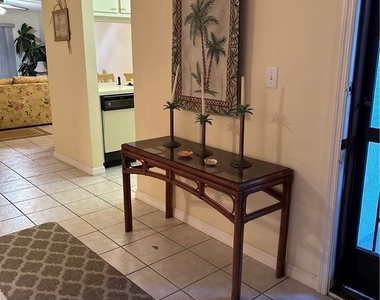9285 Lake Park Drive - Photo Thumbnail 3
