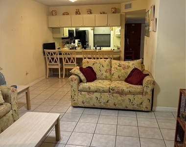 9285 Lake Park Drive - Photo Thumbnail 12