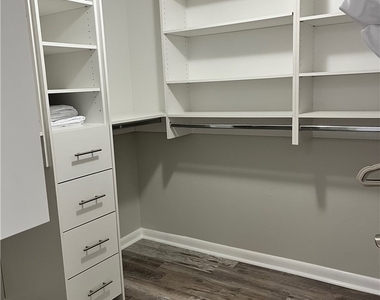 190 Palm Drive - Photo Thumbnail 9