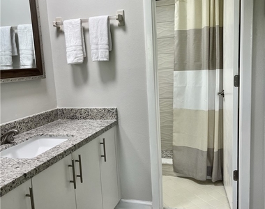 190 Palm Drive - Photo Thumbnail 7