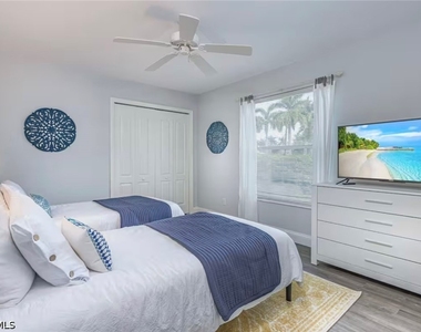 1537 Vintage Lane - Photo Thumbnail 3