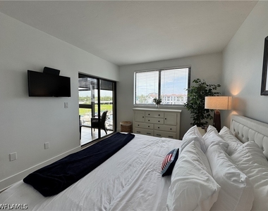 801 River Point Drive - Photo Thumbnail 16