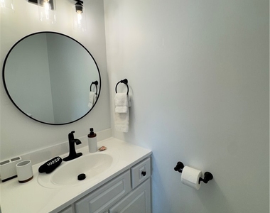 801 River Point Drive - Photo Thumbnail 22
