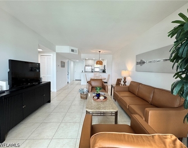 801 River Point Drive - Photo Thumbnail 11