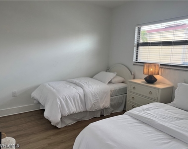 801 River Point Drive - Photo Thumbnail 19