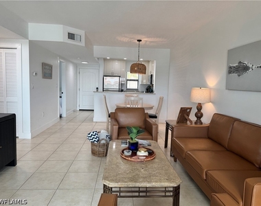 801 River Point Drive - Photo Thumbnail 12