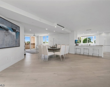 6597 Nicholas Boulevard - Photo Thumbnail 6