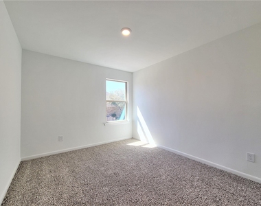 151 Island Boulevard - Photo Thumbnail 7