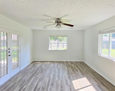 10615 Heatherford Drive - Photo Thumbnail 10