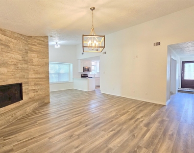 10615 Heatherford Drive - Photo Thumbnail 5